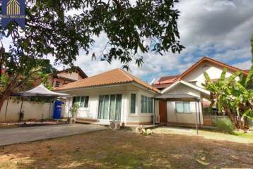 บ้านสร้างเอง ถนนเจริญราษฎร์ วัดเกต เชียงใหม่