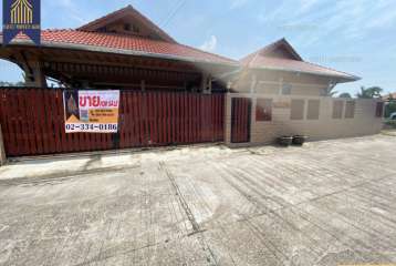 บ้านเดี่ยว เกล็ดแก้ว8 บางเสร่ สัตหีบ พร้อมสระว่ายน้ำส่วนตัว