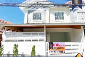 ทาวน์เฮ้าส์ พฤกษา 33 บางบัวทอง ตกแต่งใหม่ทั้งหลัง ห้องมุม เดินทางสะดวก