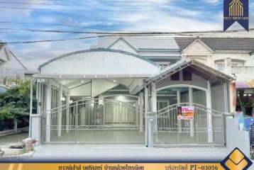 ทาวน์เฮ้าส์ บุศรินทร์ บ้านกล้วยไทรน้อย บางบัวทอง หลังมุม ทำค้าขายได้