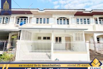 ทาวน์เฮาส์ ปิยะนันท์ ตกแต่งใหม่ทั้งหลังเดินทางสะดวกสบายใกล้ห้างสรรพสินค้า