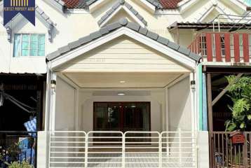 ทาวน์เฮาส์พร้อมจิตรห้องหัวมุมใกล้มอเตอร์เวย์