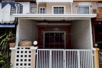 ทาวน์เฮ้าส์บัวทองแลนด์บางบัวทองราคาย่อมเยาว์