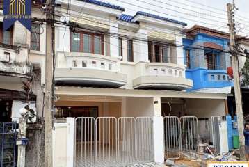 ทาวน์เฮาส์หมู่บ้านบุศรินทร์ บางบัวทองตกแต่งใหม่ราคาย่อมเยาว์