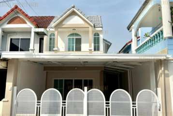 ขาย บ้านร่มทิพย์ หทัยราษฎร์ 33 มีเนื้อที่ข้างบ้าน แถมแอร์ เฟอร์นิเจอร์ บ้านอยู่ถนนเมน คลองสามวา บางชัน