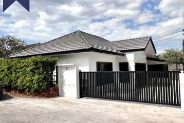 ขายบ้านเดี่ยวหลังมุม ฉัตรแก้ว ซอยเนินพลับหวาน แถมแอร์ เฟอร์นิเจอร์พร้อมเข้าอยู่