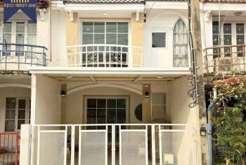 ขาย ทาวน์เฮ้าส์ สิรารมย์ บางบัวทอง รีโนเวทใหม่