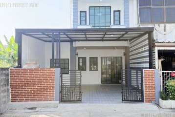 ขาย ทาวน์เฮ้าส์ อัมรินทร์ 3 ผัง 4 สายไหม หลังมุม รีโนเวทใหม่ทั้งหลัง