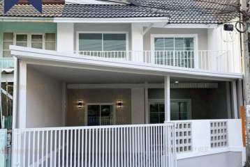 ทาวน์เฮ้าส์พฤกษา 18บางบัวทองตกแต่งใหม่ราคาย่อมเยาว์