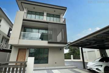 ขายบ้านเดี่ยวหรู 3 ชั้น AQ Arbor สวนหลวง ร.9 พัฒนาการ บ้านใหม่ ไม่เคยเข้าอยู่