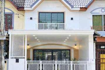 ขาย ทาวน์เฮ้าส์ มนวดี บางบัวทอง รีโนเวทใหม่
