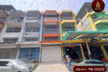 ขายอาคารพาณิชย์ 3.5 ชั้น รีโนเวทใหม่ ทำเลดี พระราม 2 ท่าข้าม 28/2 เหมาะทำออฟฟิศ